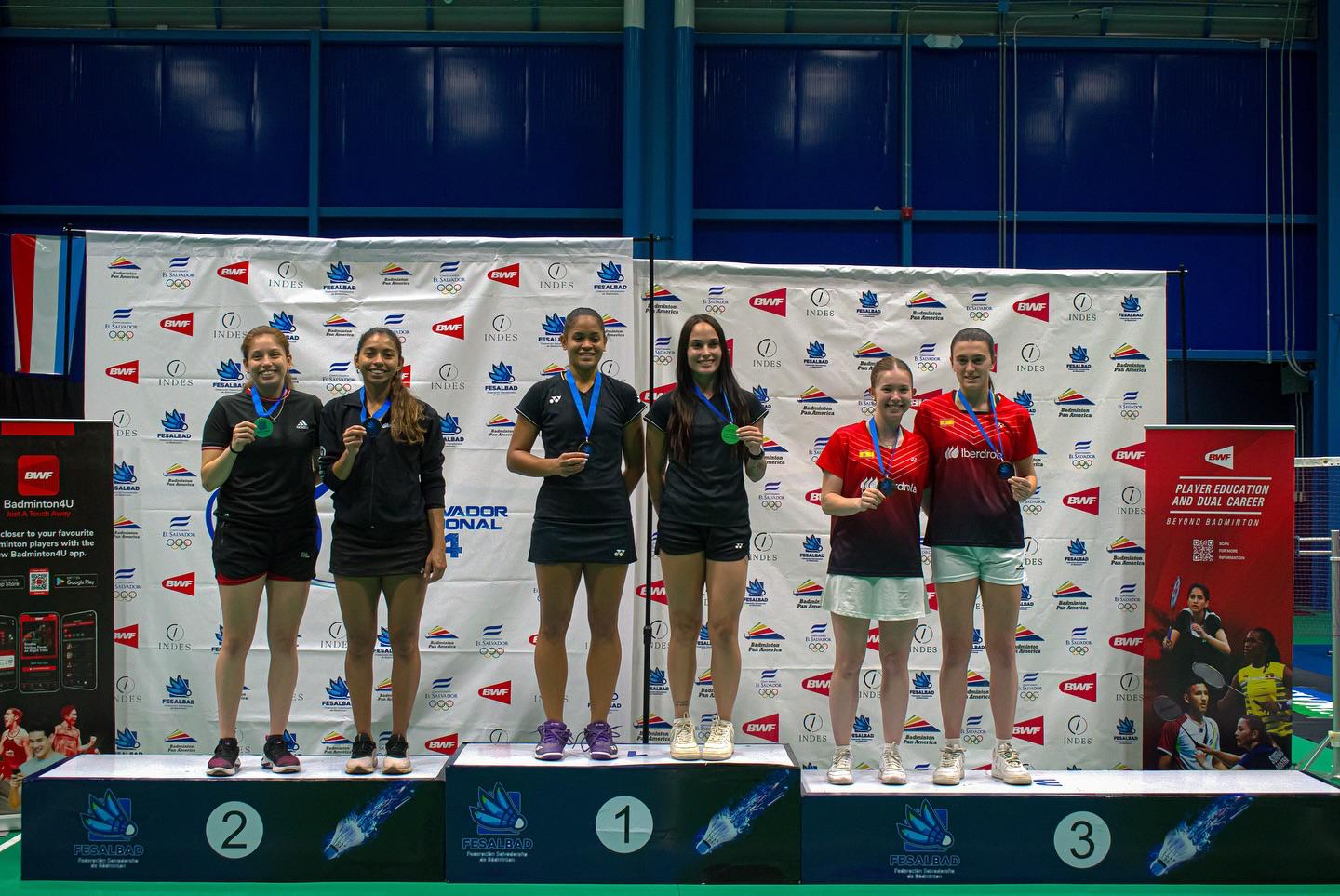 "Amaia Torralba, del Club Bádminton Belmecher, conquista El Salvador con dos bronces y un oro"